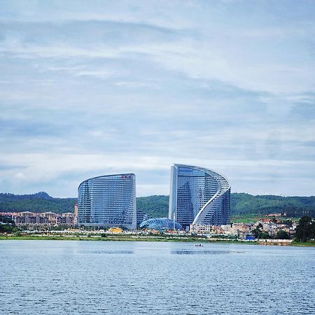 Howard Johnson Flower City Hotel 昆明 エクステリア 写真