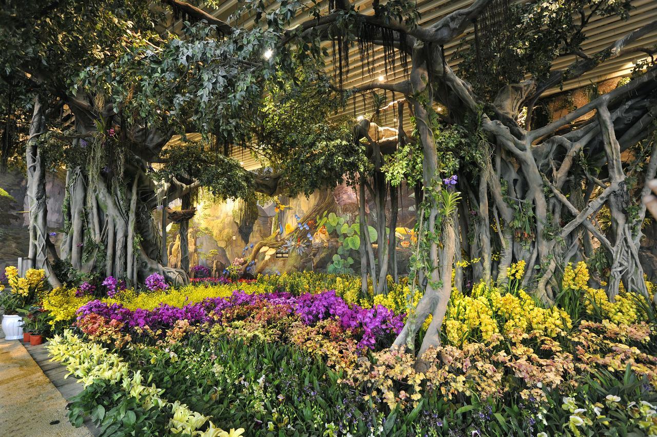 Howard Johnson Flower City Hotel 昆明 エクステリア 写真