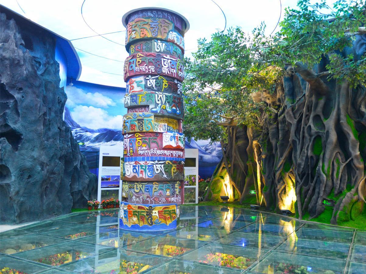 Howard Johnson Flower City Hotel 昆明 エクステリア 写真