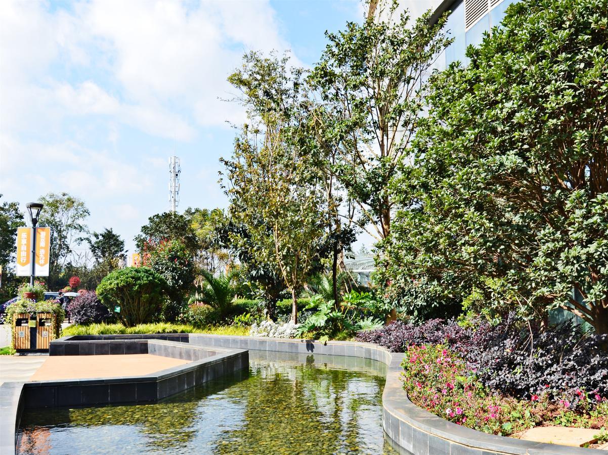 Howard Johnson Flower City Hotel 昆明 エクステリア 写真